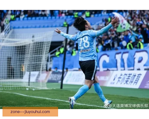 乔治娅斯坦威在拜仁女足持续上演恐怖远射重炮震慑欧洲各路门将